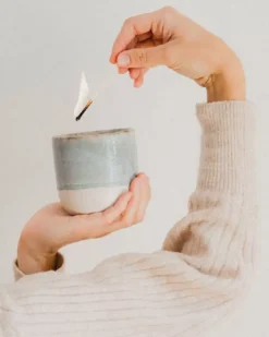 Motel a Miio Coimbra Duftkerze "Dia No Mar" Graublau