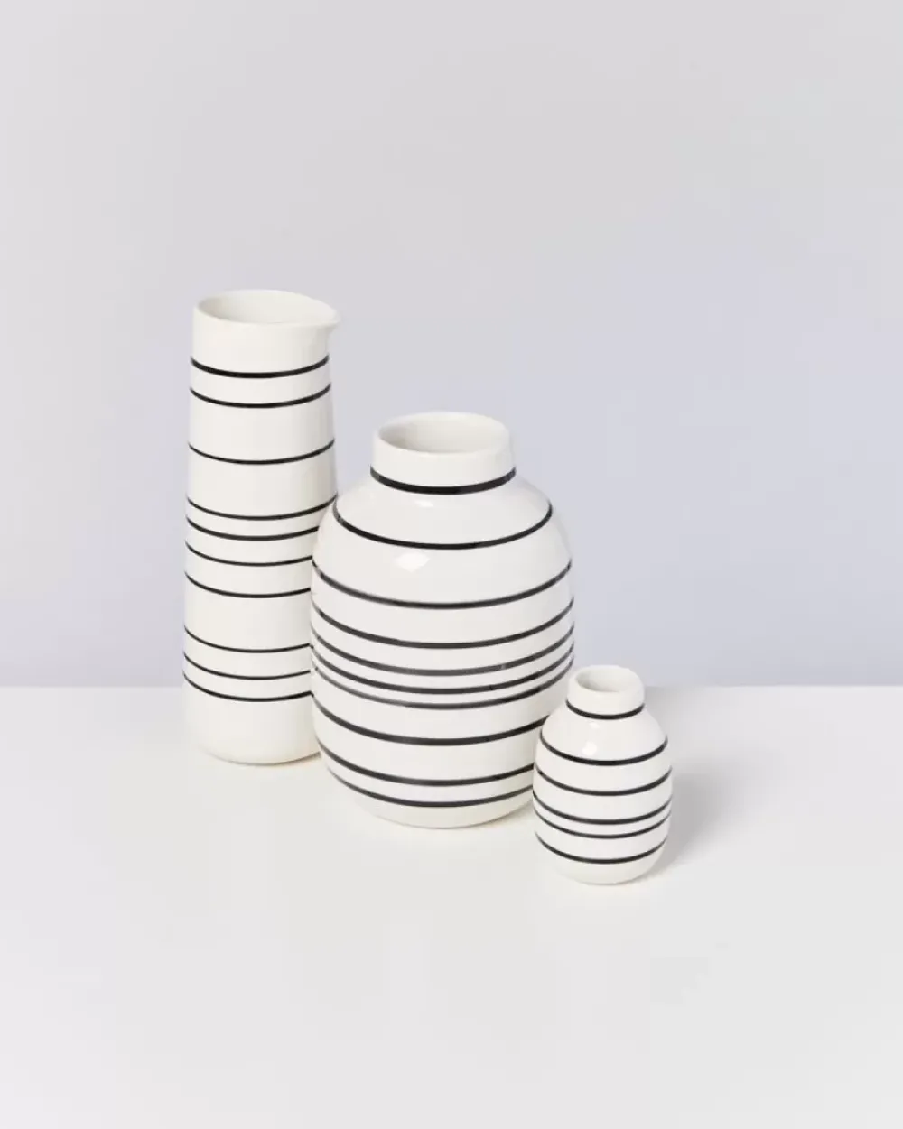 Motel a Miio Nuno Vase M Schwarz-Weis Gestreift Sale
