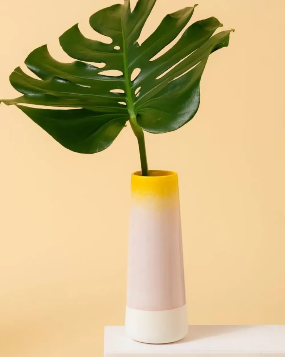 Motel a Miio Pinguim Karaffe Gelb Rosa Gesprenkelt New