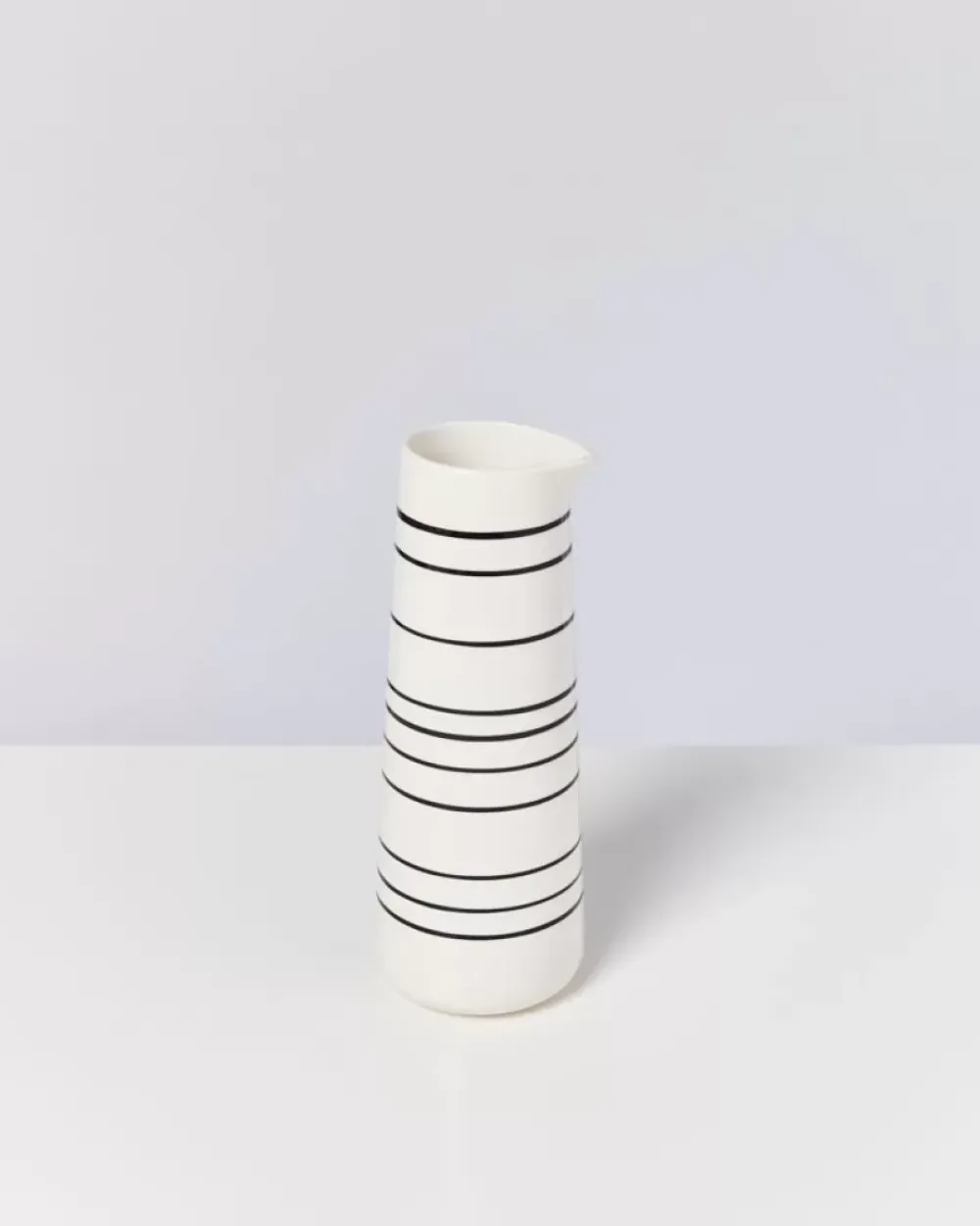 Motel a Miio Pinguim Karaffe Schwarz-Weis Gestreift New